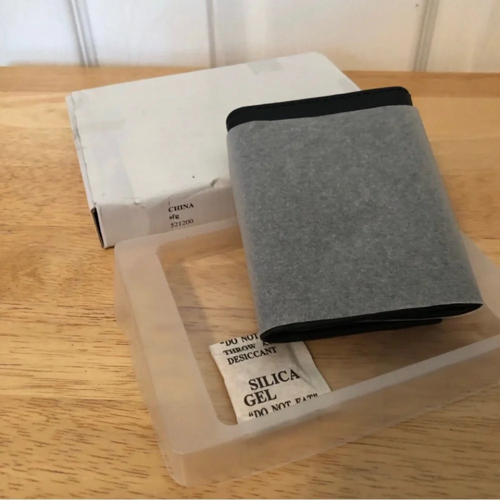 Generic wallet billfold trifold leather card holder black smooth new in box